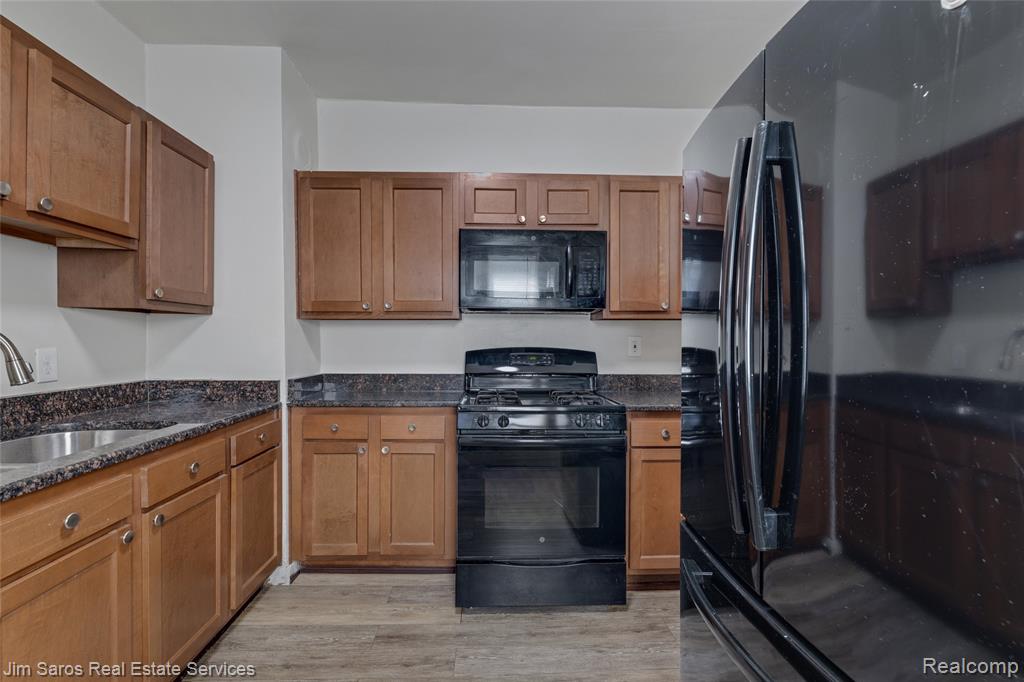 926-928 NOTTINGHAM, Grosse Pointe Park, MI 48230 — Photo 11