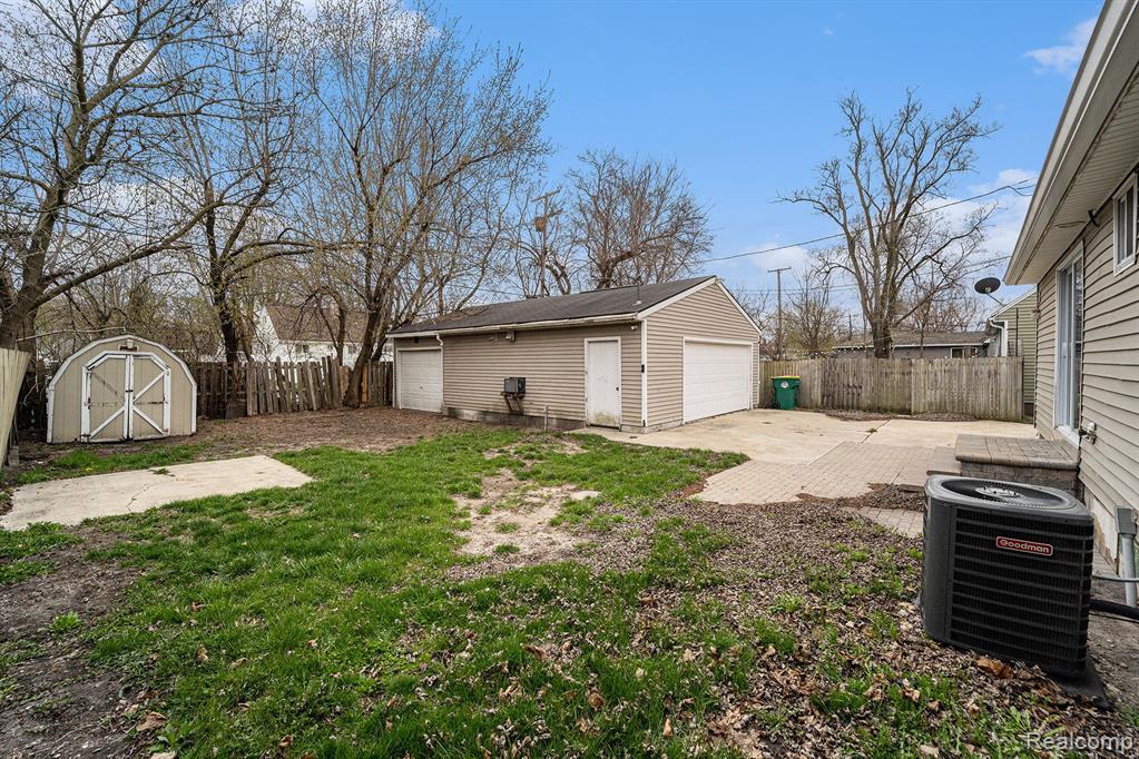 541 WOODLAWN Avenue, Ypsilanti, MI 48198 — Photo 13