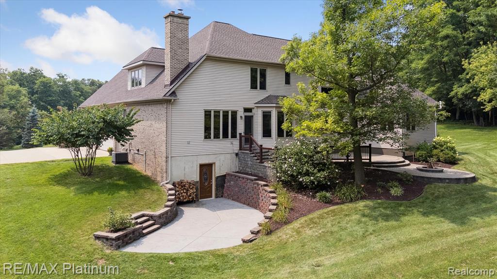 9071 Thornapple Drive, Pinckney, MI 48169 — Photo 71