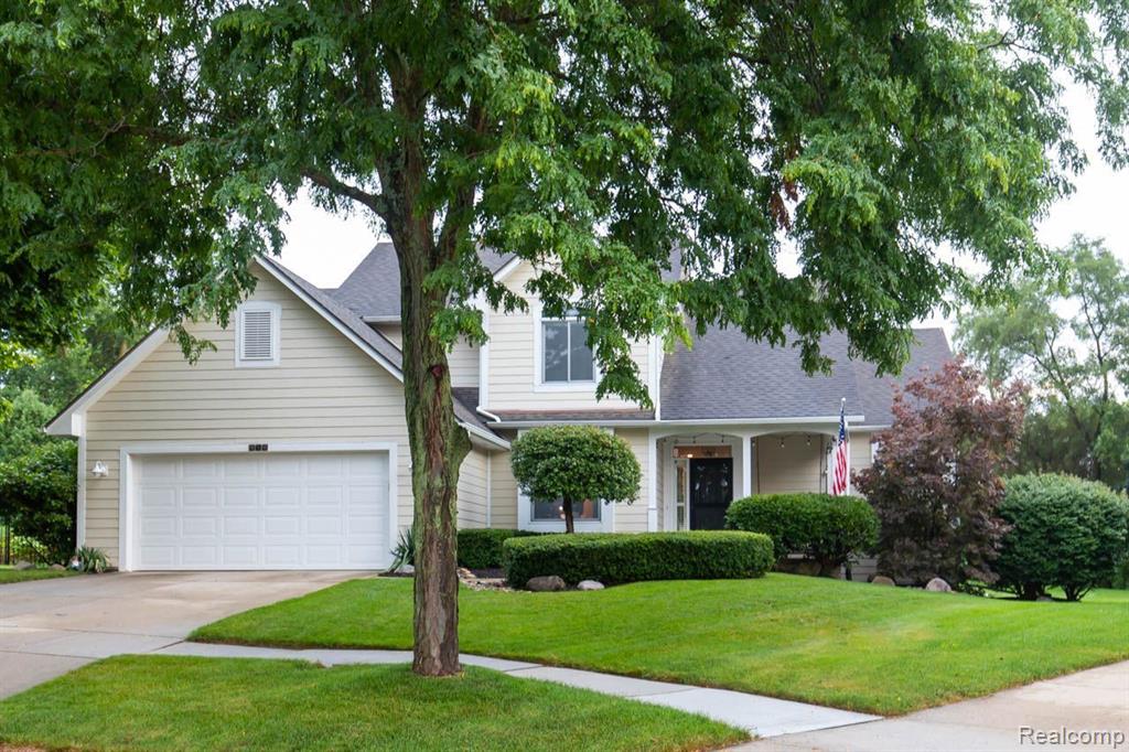 914 E LIBERTY Street, Milford, MI 48381 — Photo 2