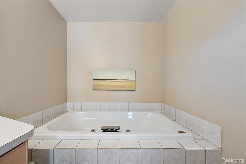 5495 ORMOND Road, Davisburg, MI 48350 — Photo 39