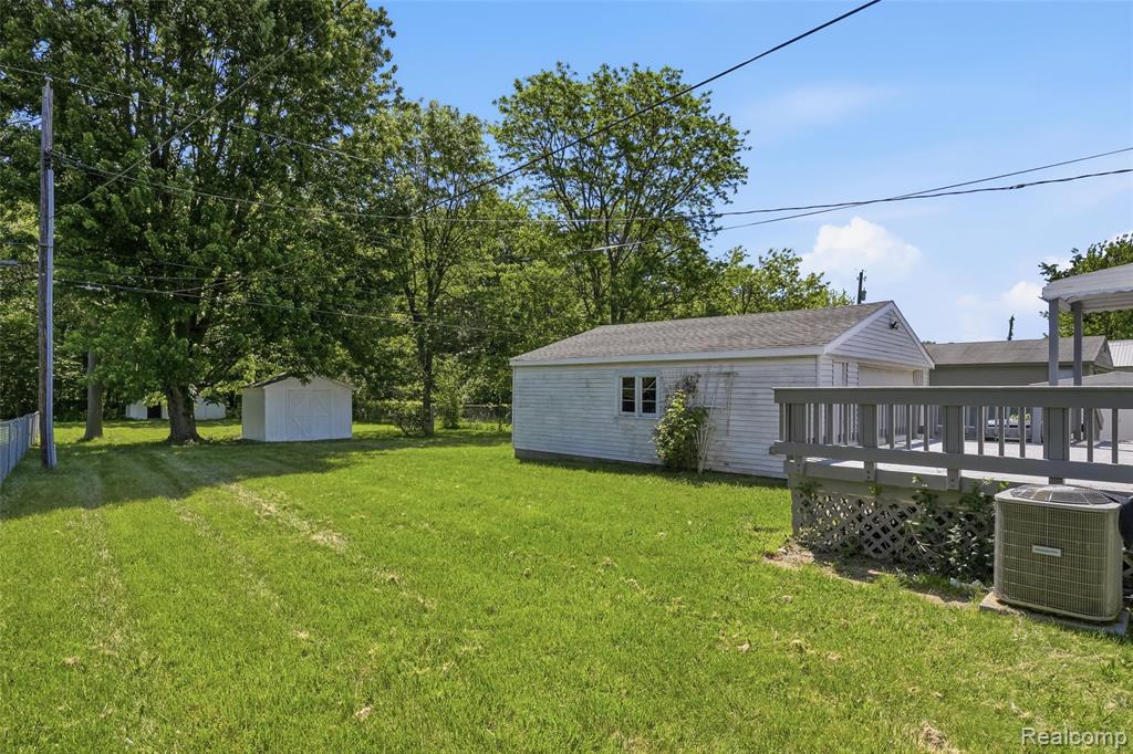 22401 Monterey Drive, Woodhaven, MI 48183 — Photo 34