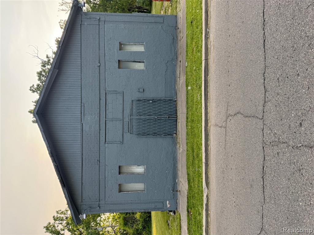 17885 Dequindre Street, Detroit, MI 48212