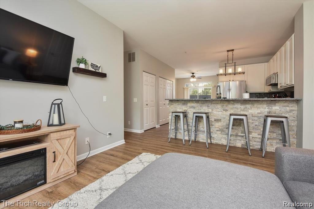 330 RED RYDER Drive, 43, Plymouth, MI 48170 — Photo 6