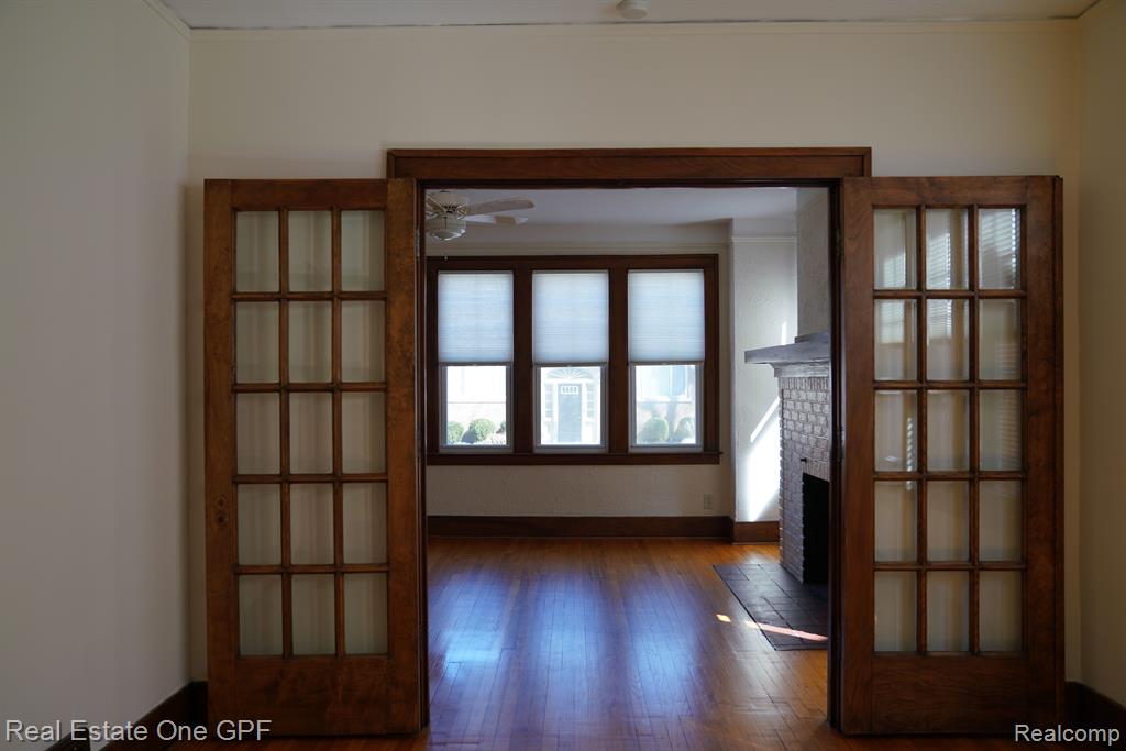 909 NOTTINGHAM Road, Grosse Pointe Park, MI 48230 — Photo 4