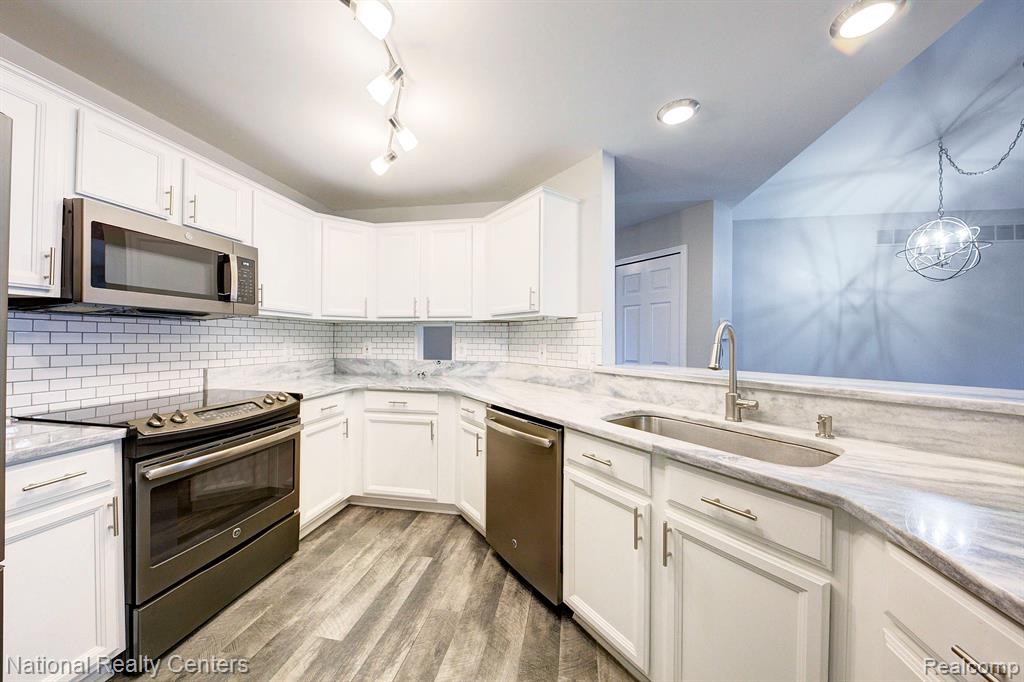 8201 ALEXA Drive, Walled Lake, MI 48390 — Photo 8