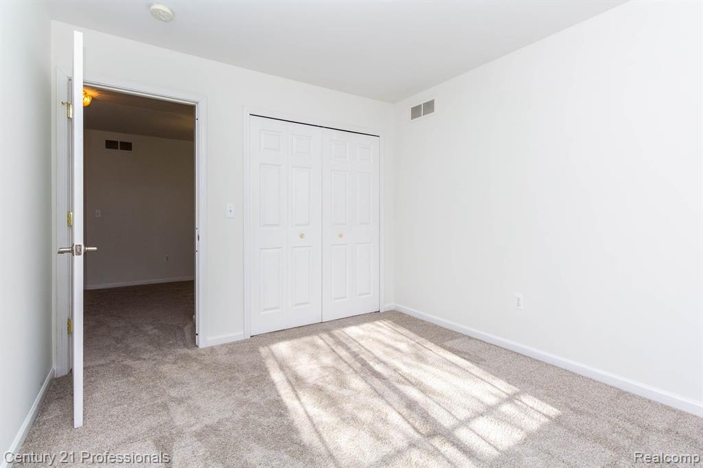 6173 ELARZ Drive, Troy, MI 48085 — Photo 27