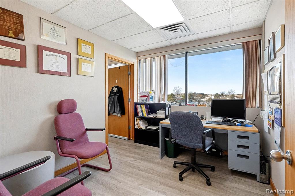 4705 Towne Centre Road, 304, Saginaw, MI 48604 — Photo 12