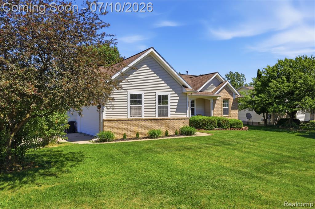 5275 E Maple Avenue, Grand Blanc, MI 48439 — Photo 4