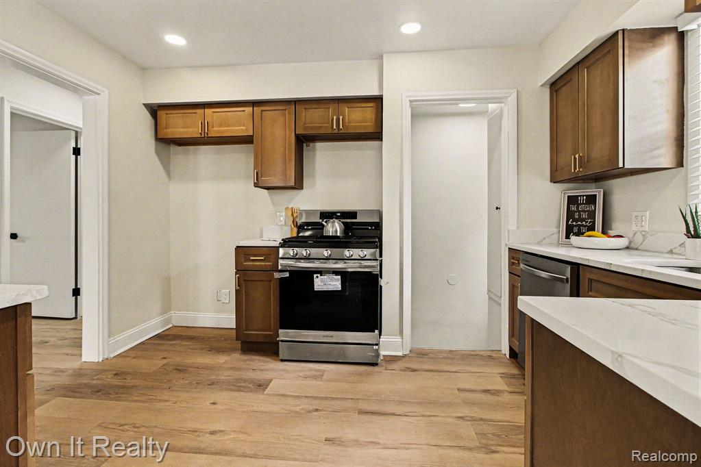 15574 Fox, Redford, MI 48239 — Photo 12