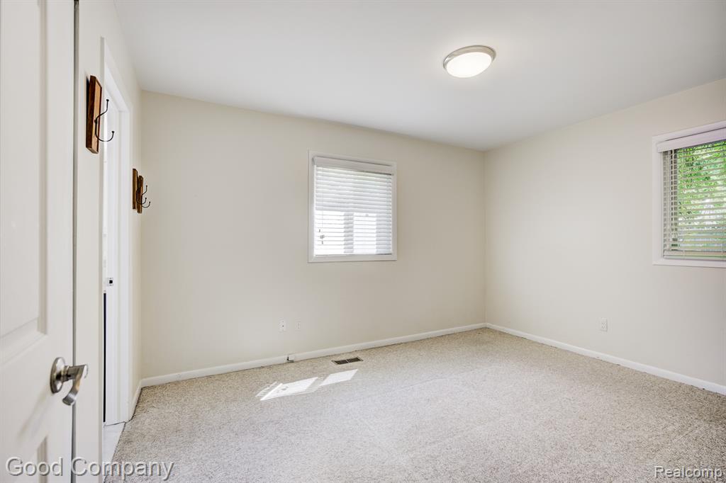 6327 Snow Apple Drive, Clarkston, MI — Photo 21