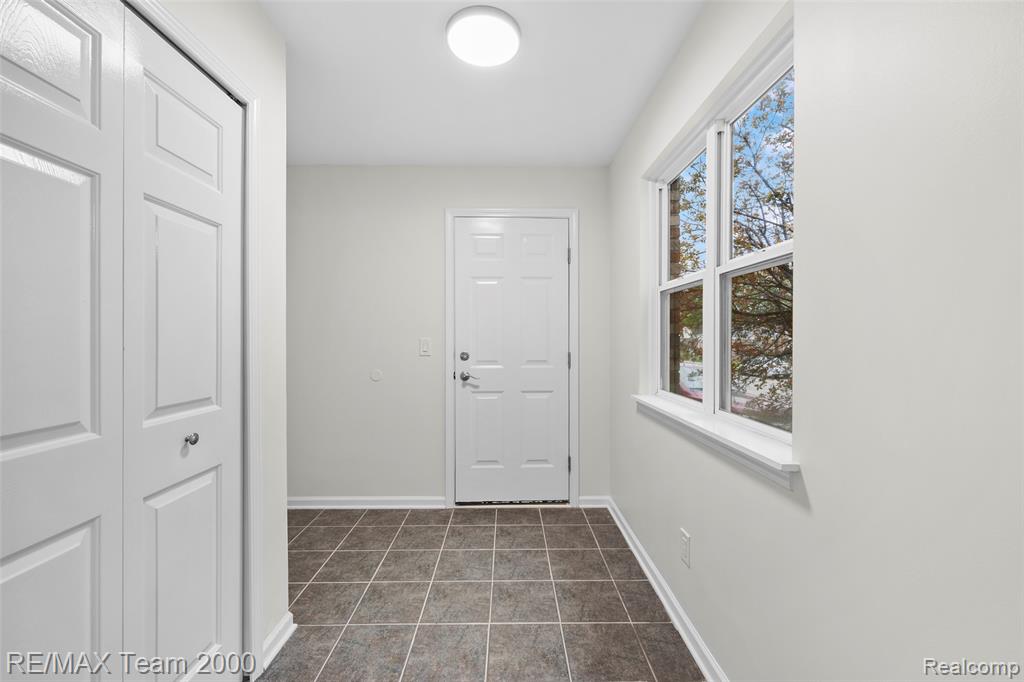 4253 Polk Street, Dearborn Heights, MI 48125 — Photo 15
