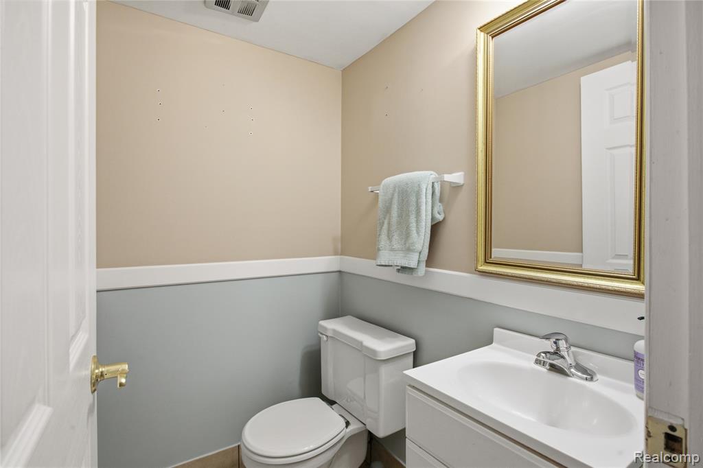 8685 Kennedy Circle, Warren, MI 48093 — Photo 19