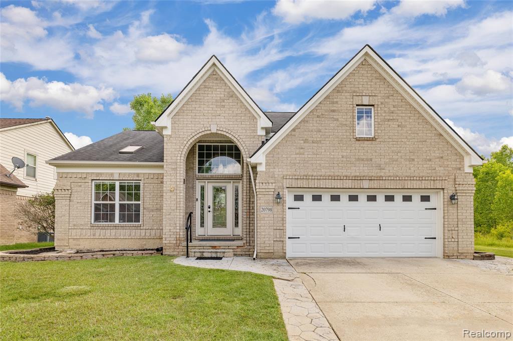 20798 Oak Ridge Drive, Clinton Twp, MI 48036