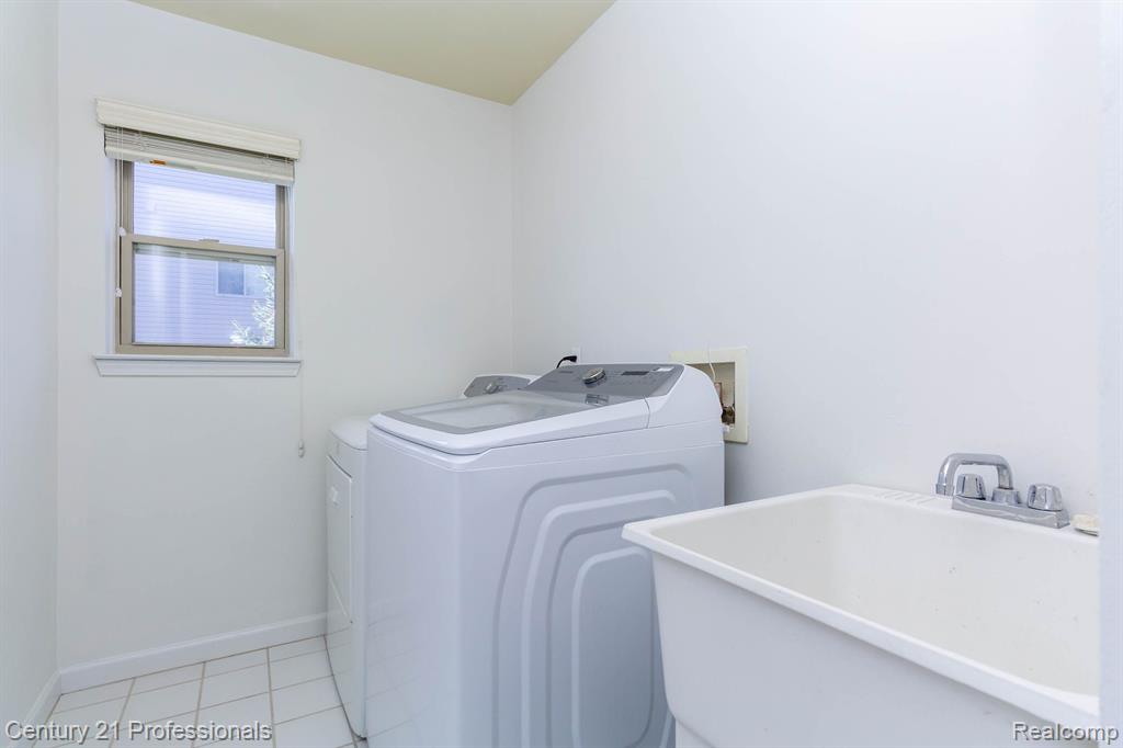 6173 ELARZ Drive, Troy, MI 48085 — Photo 35
