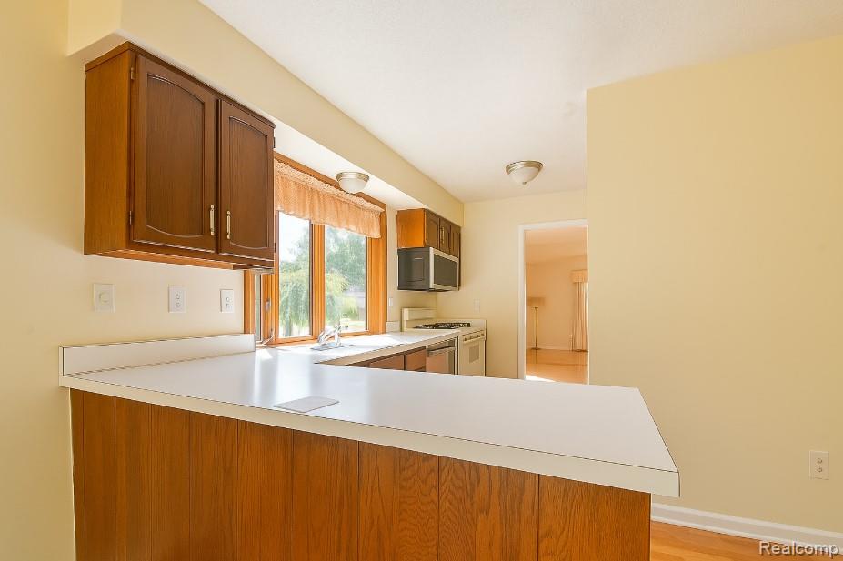 4052 Bristol Drive, Troy, MI 48085 — Photo 7