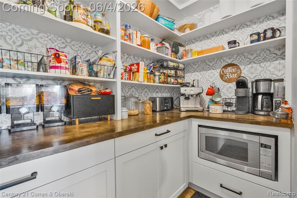 25670 Meadow Court, South Lyon, MI 48178 — Photo 9