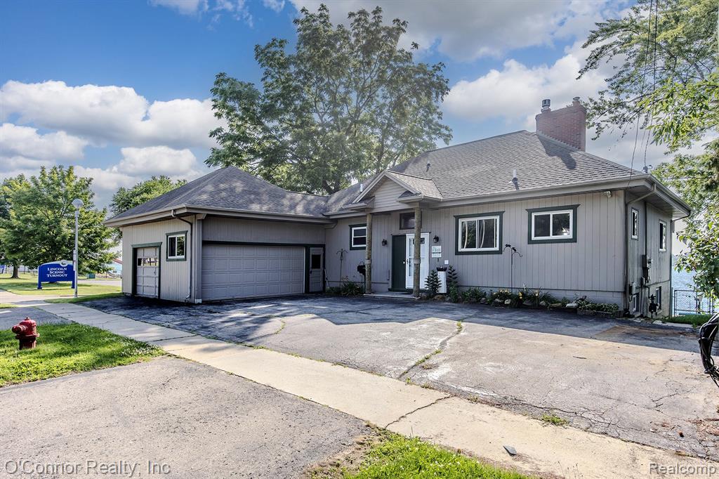 3800 Military Street, Port Huron, MI 48060
