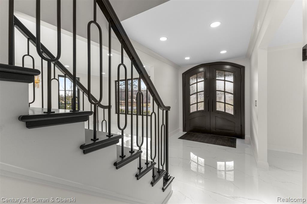 2211 Golfview Drive, Dearborn, MI, 48128