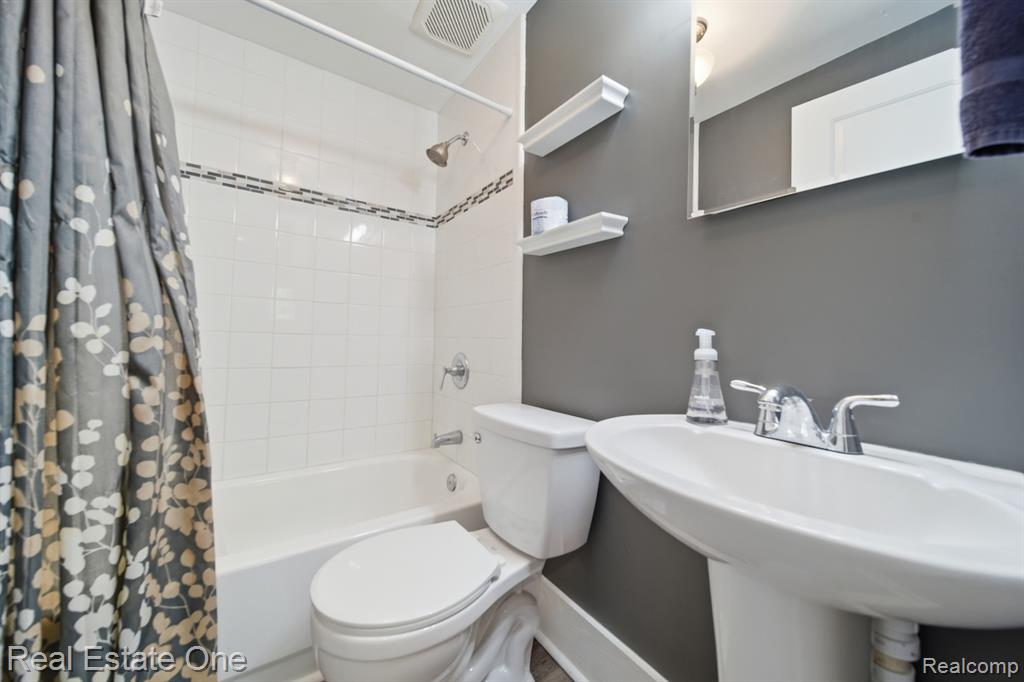 519 Franklin Street, Brighton, MI 48116 — Photo 17