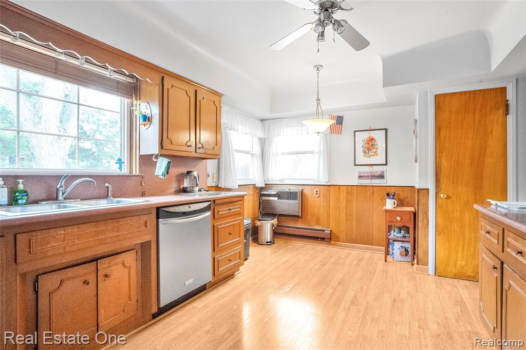 400 Beechmont Street, Dearborn, MI 48124 — Photo 11
