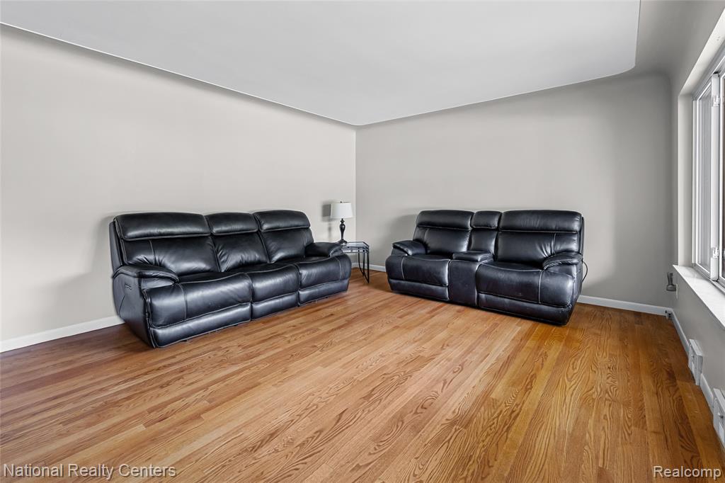 52655 Pappy, Shelby Twp, MI 48316 — Photo 3