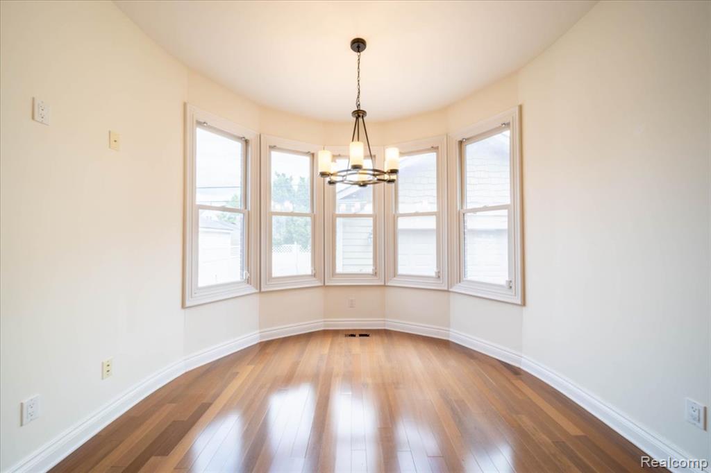 717 S Kenwood Avenue, Royal Oak, MI 48067 — Photo 12