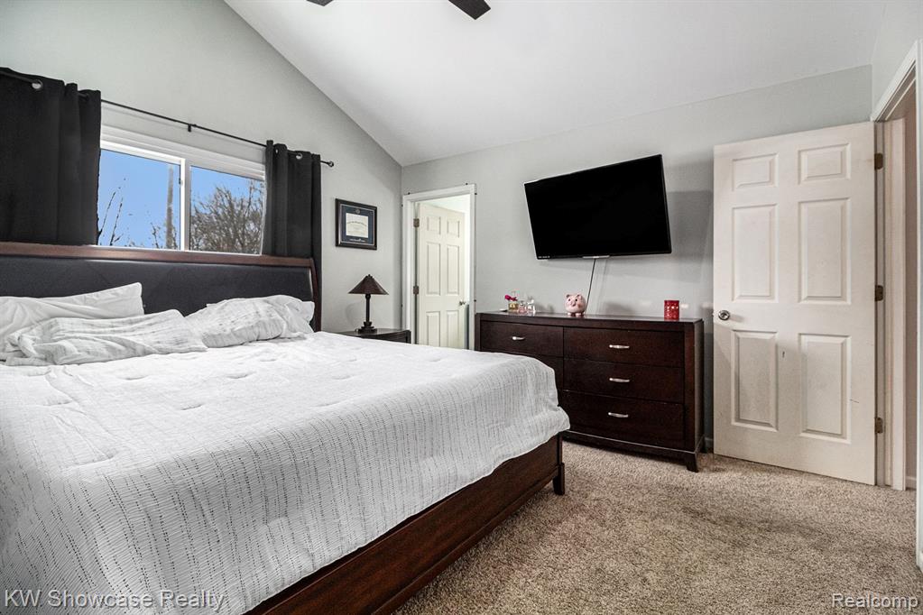 917 Iroquois Avenue, Waterford, MI 48327 — Photo 16