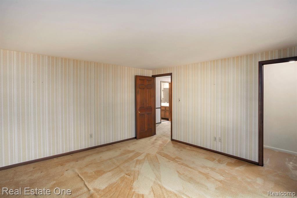 5593 Northcote, West Bloomfield, MI — Photo 25