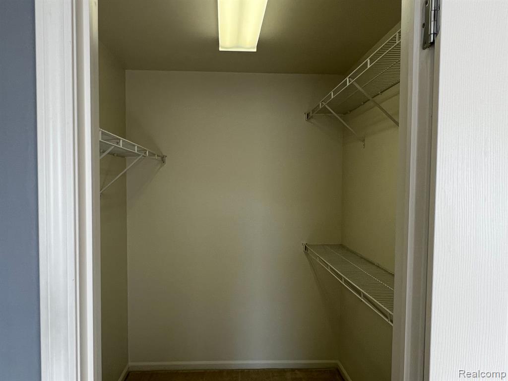 26652 KIRKWAY Drive, Woodhaven, MI 48183 — Photo 35