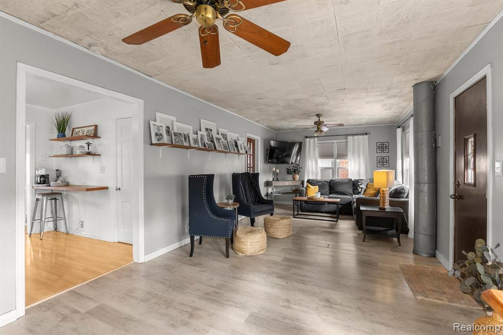916 N MELBORN Street, Dearborn, MI 48128 — Photo 12