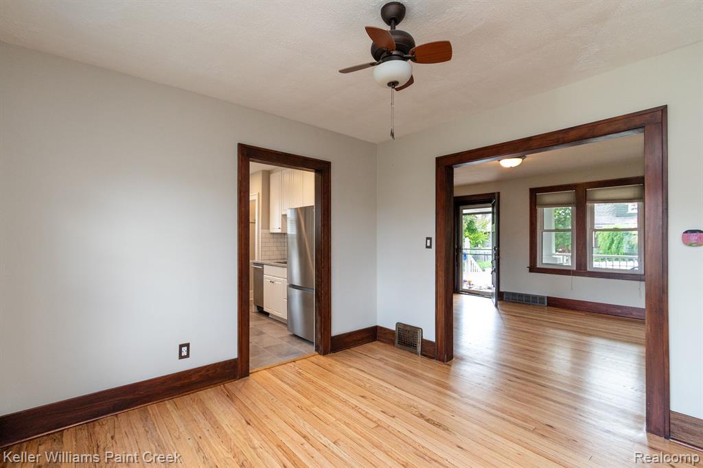 606 N CENTER Street, Royal Oak, MI 48067 — Photo 23