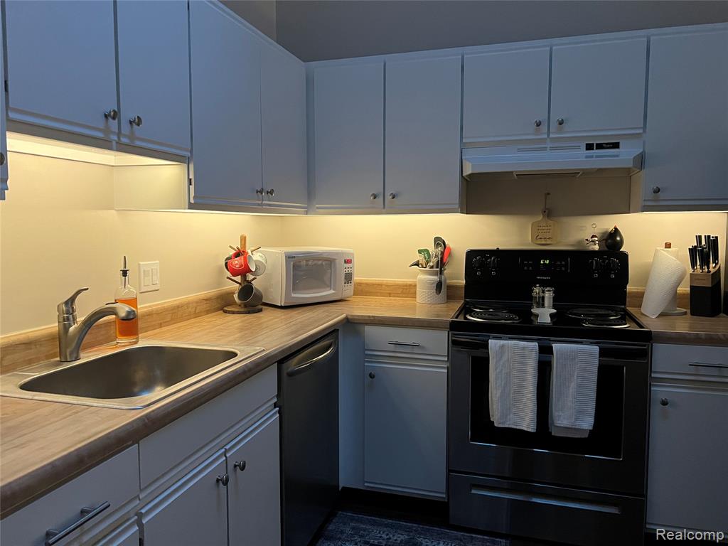 1861 N Arbor Way Drive, 26, Canton, MI 48188 — Photo 21