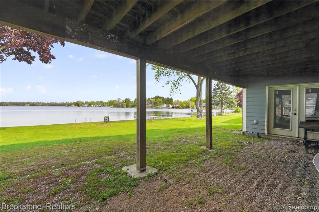 3695 Lotus Drive, Waterford, MI 48329 — Photo 43