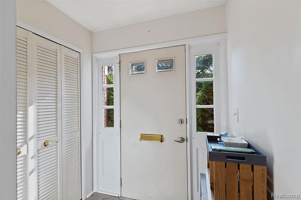 5768 Northfield Parkway, Troy, MI 48098 — Photo 18