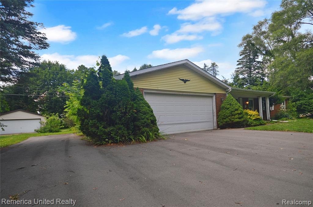 500 Keddle Road, Howell, MI 48843 — Photo 3