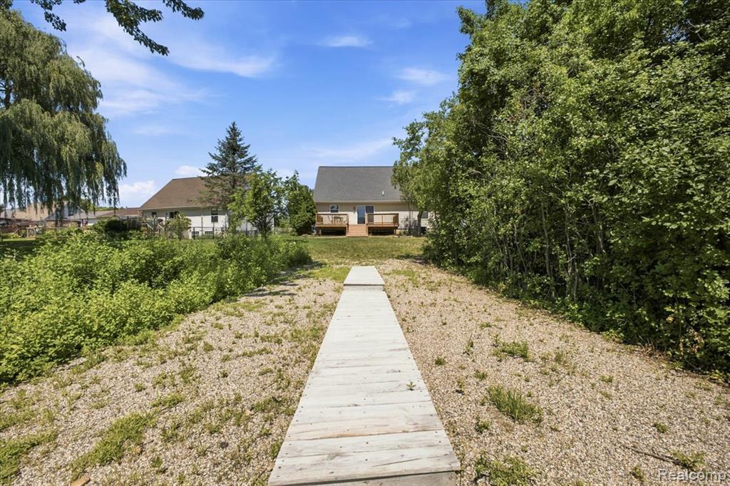 879 Barren Oaks Drive, Pontiac, MI 48341 — Photo 41