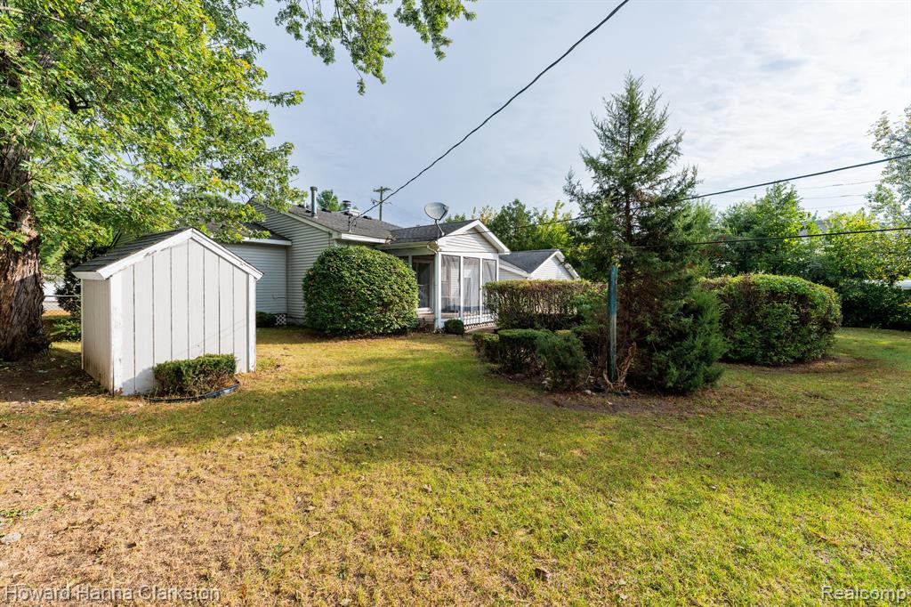 6183 Jameson Drive, Waterford, MI 48329 — Photo 29