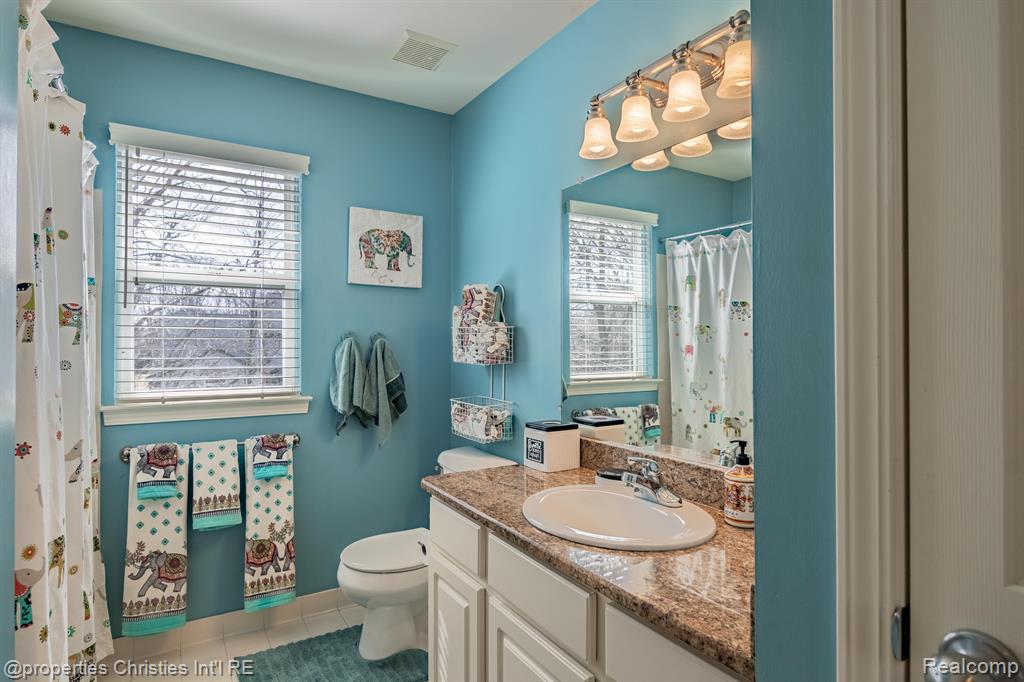 5946 OAK BEND Court, Howell, MI 48843 — Photo 39