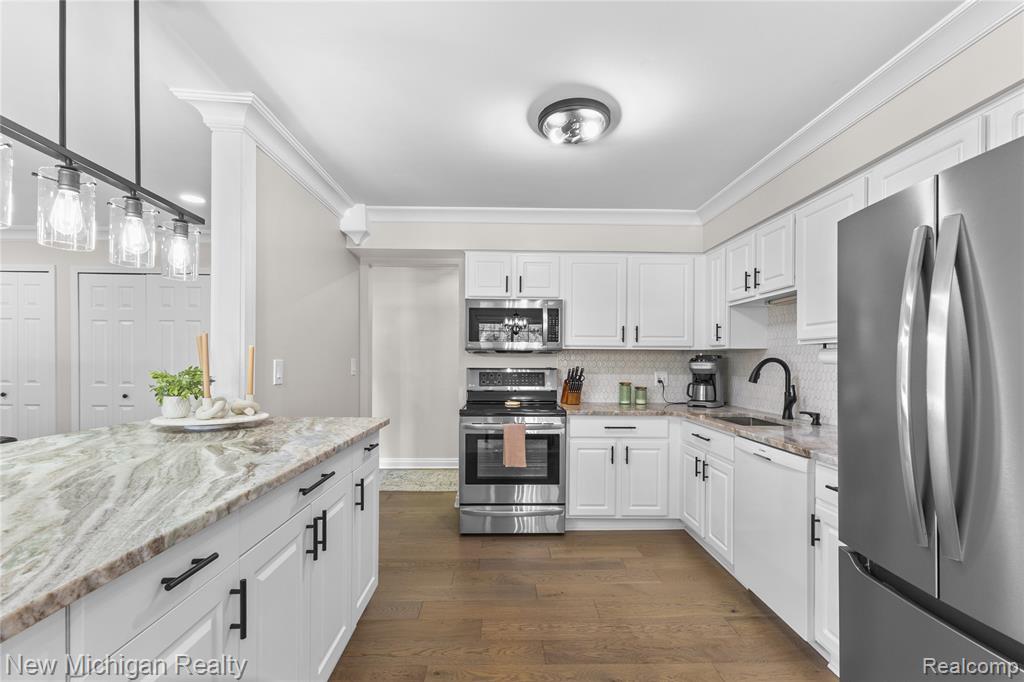 6103 Orchard Lake Road, 201, West Bloomfield, MI — Photo 14