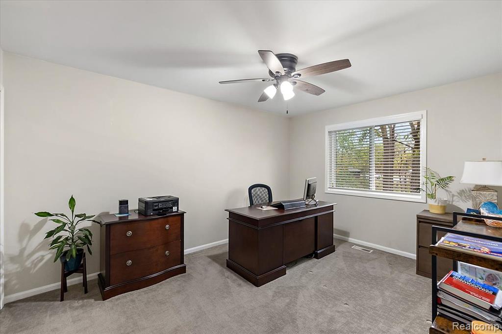 8021 Washburn Road, Goodrich Vlg, MI — Photo 19