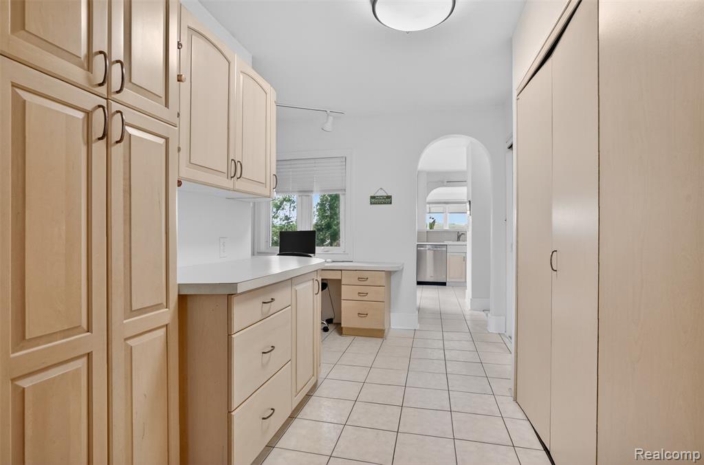3961 Lakewood Drive, Waterford, MI 48329 — Photo 4