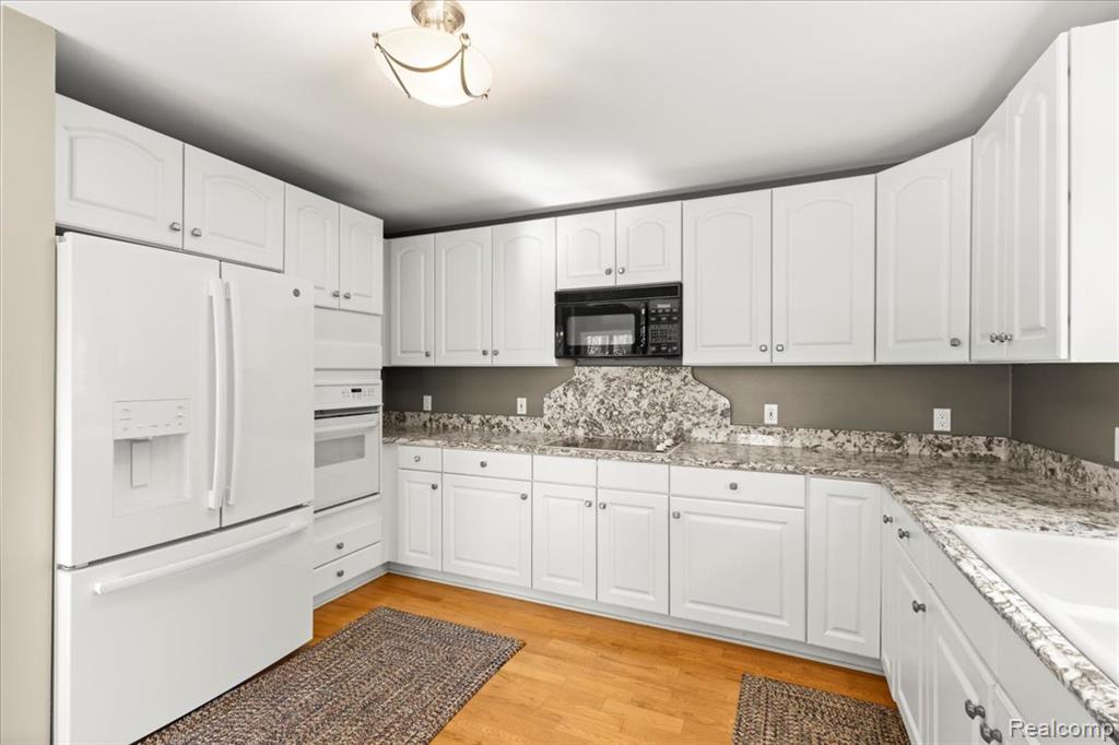 860 Galahad Drive, Ortonville, MI 48462 — Photo 16