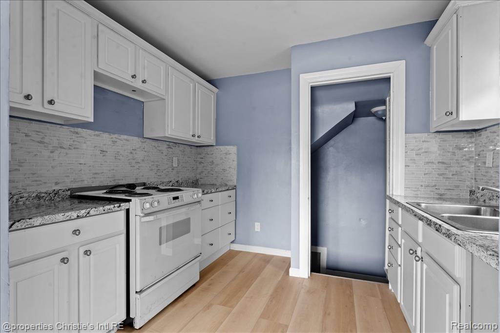 9624 Prest Street, Detroit, MI 48227 — Photo 10