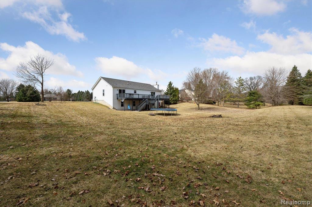 5817 CARTER, Howell, MI 48843 — Photo 2