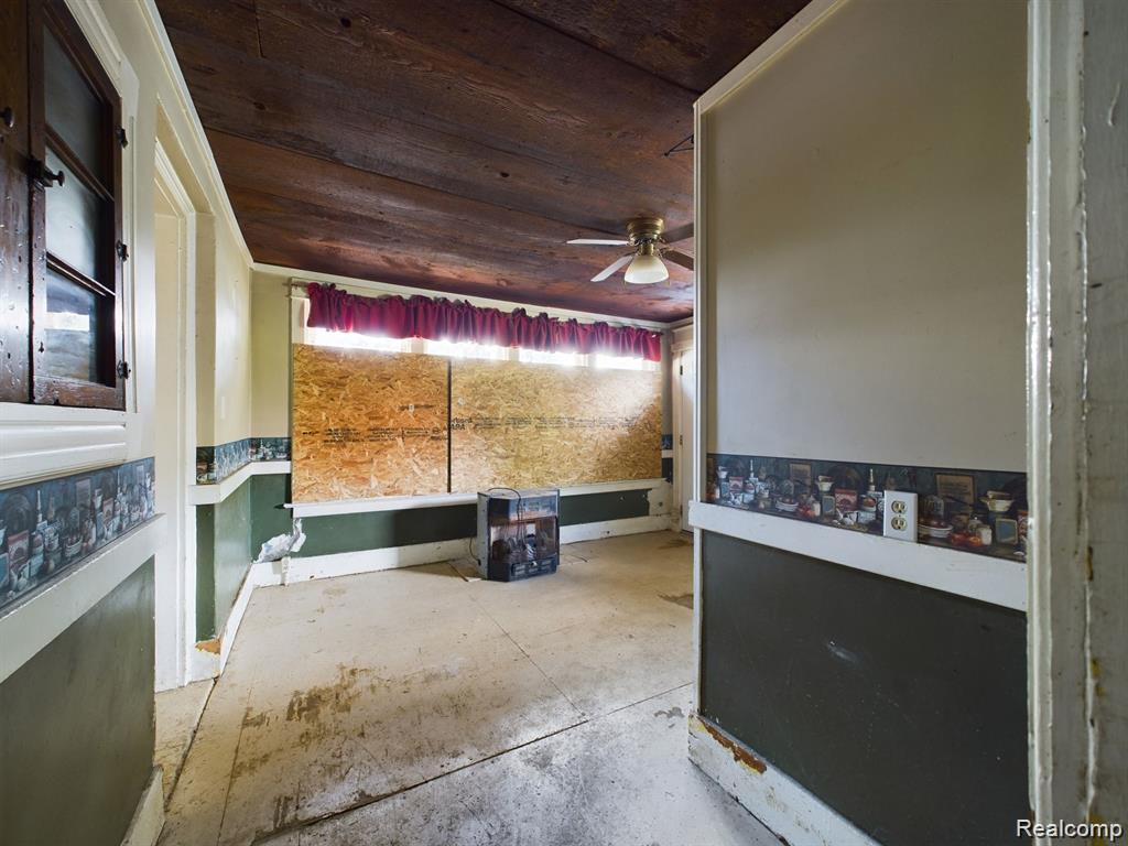 821 M L King Avenue, Flint, MI 48503 — Photo 21