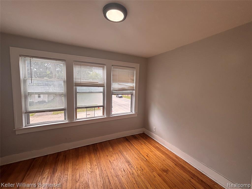 963 E Hayes Avenue, Hazel Park, MI 48030 — Photo 3