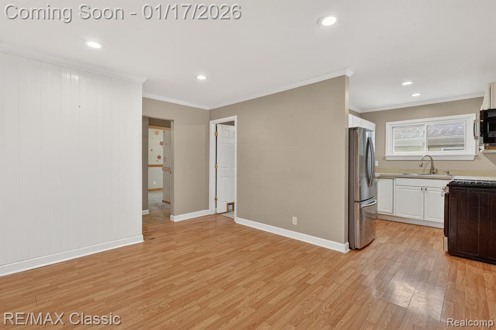 7346 S Shaker Drive, Waterford, MI 48327 — Photo 8