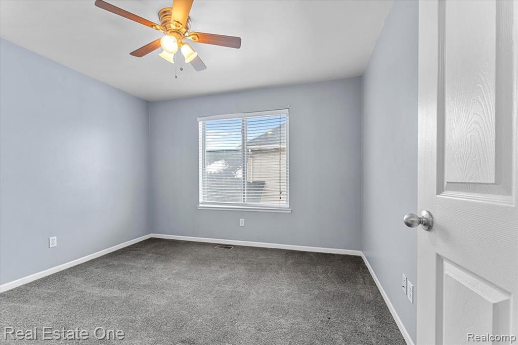 15405 Oakleigh, Southgate, MI 48195 — Photo 20