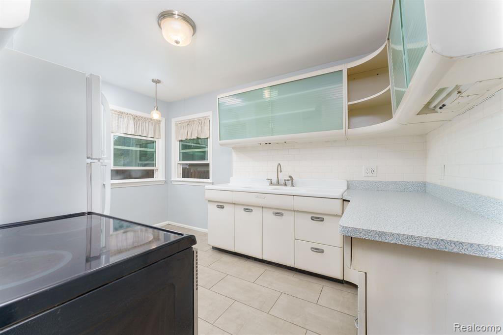 717 WHITNEY Street, Brighton, MI 48116 — Photo 6